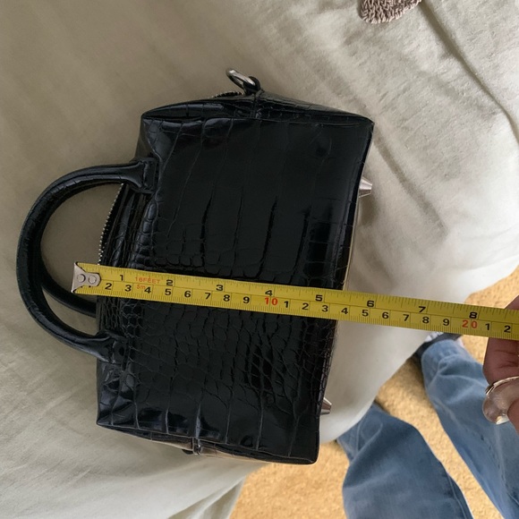 BCBG black crocodile skin handbag - Picture 7 of 7